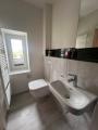 WE 5 - Bad mit Waschbecken und WC